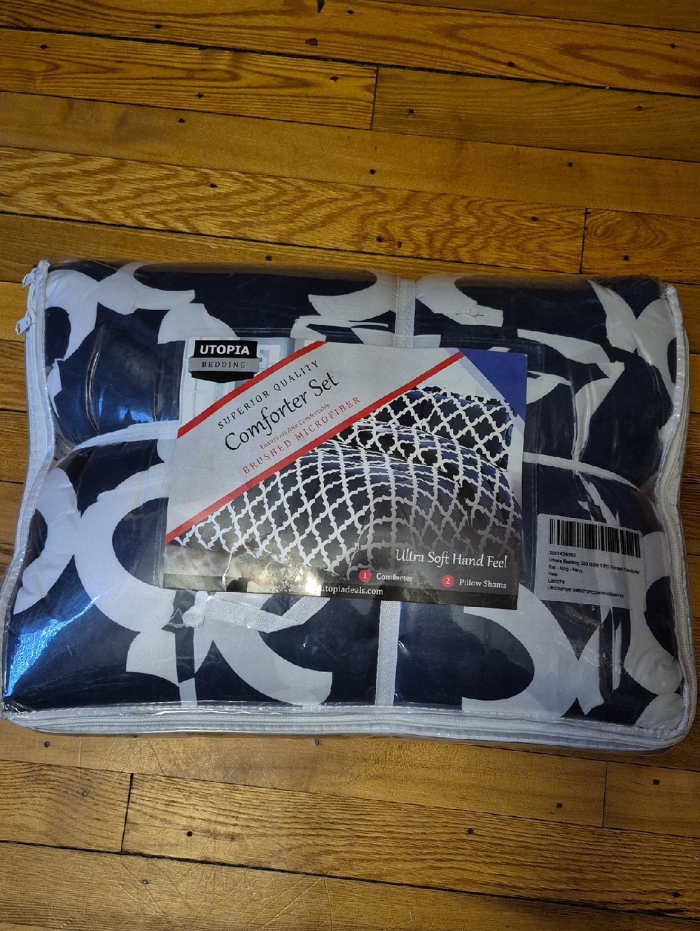 Utopia Navy and White Brushed Microfiber Comforter Set